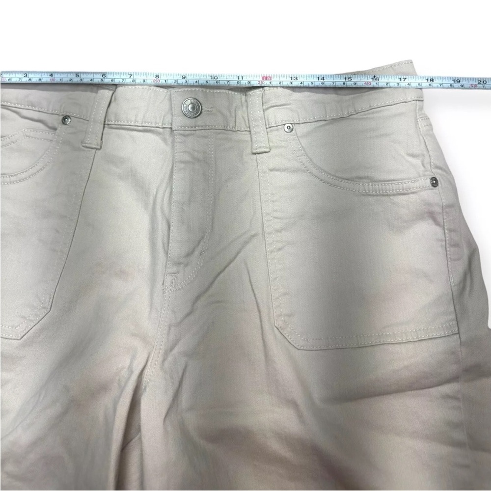 Gloria Vanderbilt All Around Slimming Effect Bermuda Jean Shorts Size 16 White - Picture 8 of 9